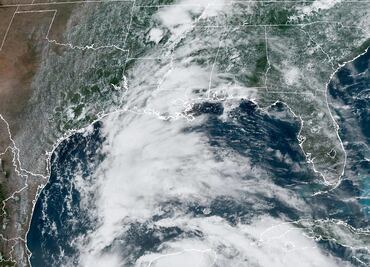 "Alerta máxima" en Nuevo León por primer ciclón de la temporada; ¿A qué hora iniciarán las lluvias fuertes?