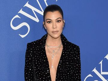 Kourtney Kardashian desata polémica en redes por fotos con comida en el baño