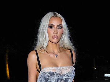 El espectacular vestido transparente que Kim Kardashian usó en su cumpleaños