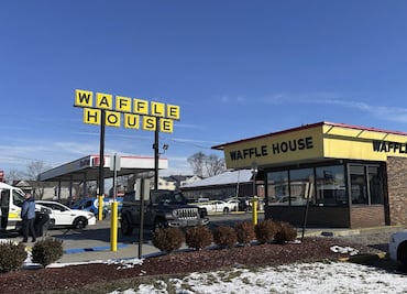 Tiroteo en Waffle House deja una mujer muerta y cinco heridos