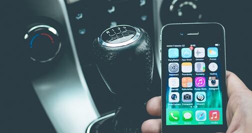 Nueva York podría multar a las personas que 'textean' mientras caminan