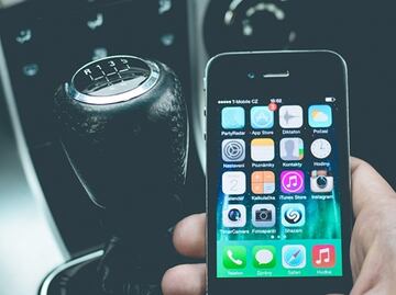 Nueva York podría multar a las personas que 'textean' mientras caminan