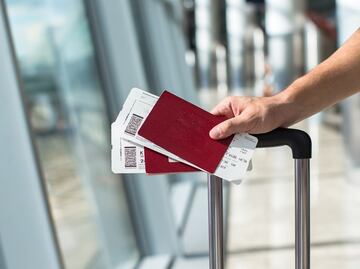 ¿Qué es la TUA y por qué aumenta tanto el costo de un vuelo?