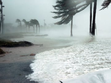 Erick podría llegar a huracán categoría 5: alerta máxima en Oaxaca y Guerrero