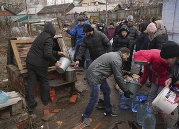 Habitantes en Mariúpol empiezan a pelear por comida: Cruz Roja