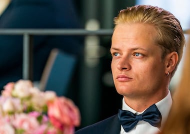 De palacio a prisión: condenan al hijo de la princesa Mette-Marit por violación