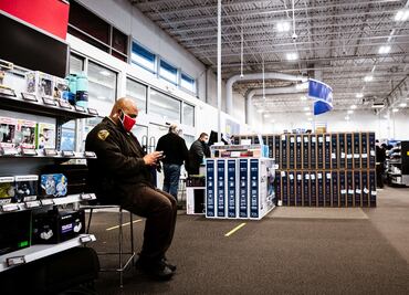 Black Friday. Pandemia desaparece muchedumbres en centros comerciales