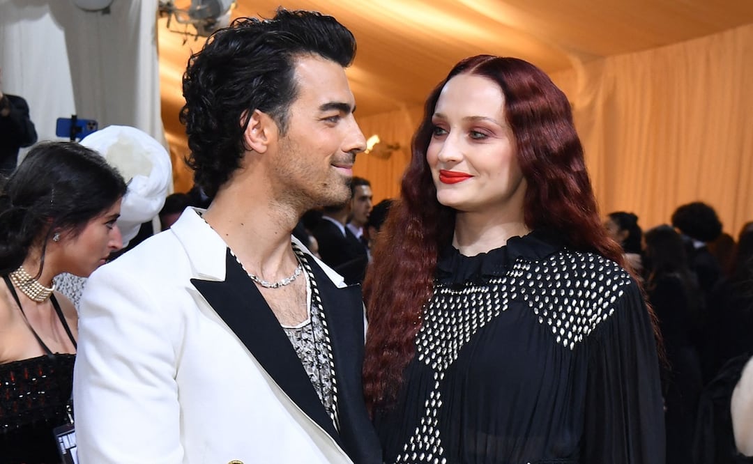 Joe Jonas vigilaba a Sophie Turner a través de una cámara puesta en su anillo de bodas. Foto: AFP