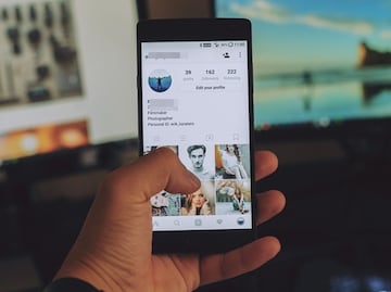 Uso frecuente de redes sociales aumenta angustia en menores