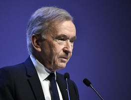 Bernard Arnault. Quién es, cuánto dinero tiene en comparación con Elon Musk y cómo se hizo rico