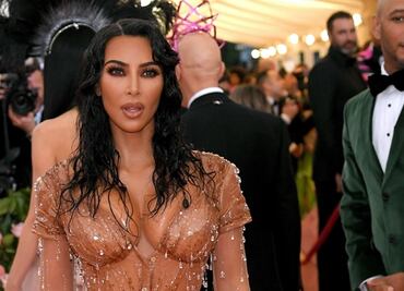 Kim Kardashian conquista la MET Gala con vestido nude ajustado