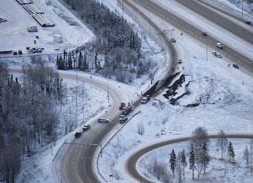 Alerta de tsunami en Alaska tras sismo de magnitud 7.5