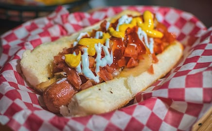Joven muere tras asfixiarse en concurso de comer hot dogs en Boston