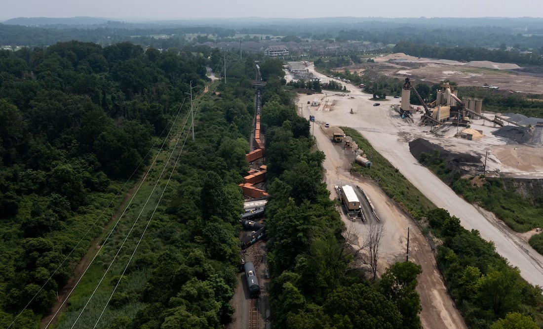 Emergencia en Pensilvania: Tren de carga descarrila en zona boscosa. (Monica Herndon/The Philadelphia Inquirer via AP)