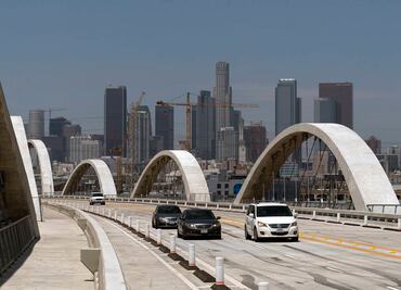 Adolescente muere al escalar puente en Los Ángeles por hacer transmisión en vivo