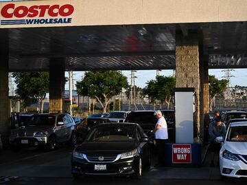 “Gastaba 25 dólares diarios de gasolina, ahora son  más de 45”: taxista de NY