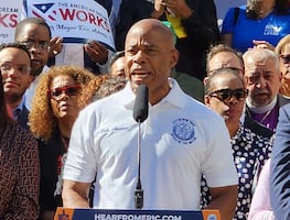 Acusan a alcalde de Nueva York de xenofobia por decir que migrantes “destruirán la ciudad”