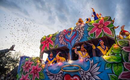 Lanzan mensaje racista a niña en desfile de Mardi Gras 