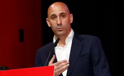 Luis Rubiales se niega a dimitir por beso a Jenni Hermoso: "Yo le dije '¿un piquito? 'y ella dijo  'vale'.