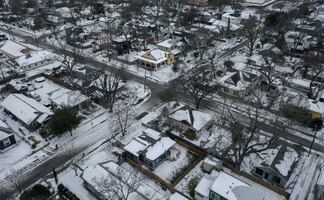 Cerca de 2.5 millones de personas siguen sin electricidad en Texas