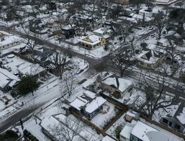 Cerca de 2.5 millones de personas siguen sin electricidad en Texas