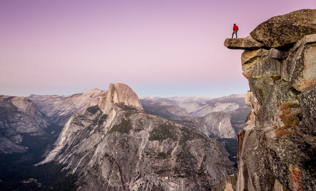 Joven muere frente a su padre de manera trágica al caer de montaña en Yosemite. Foto: iStock / bluejayphoto