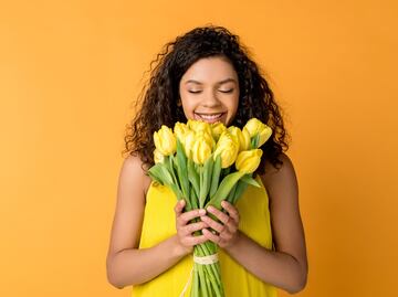 Flores amarillas. ¿Por qué se regalan el 21 de marzo y qué significan?