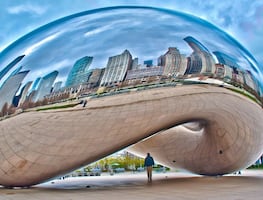 Cloud Gate: dónde y cómo visitar la escultura que refleja a Chicago