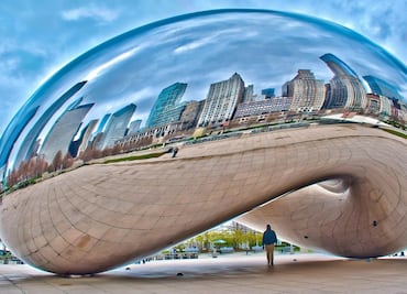 Cloud Gate: dónde y cómo visitar la escultura que refleja a Chicago