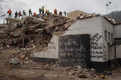 "No los demuelan": familias venezolanas suplican detener las demoliciones porque aún buscan a sus seres queridos