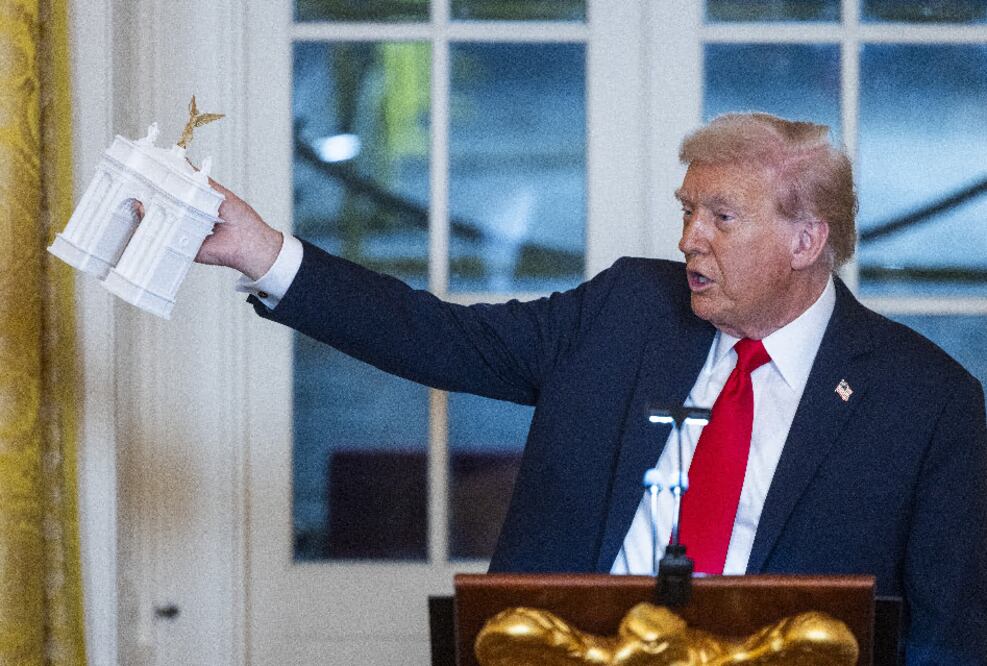 Trump quiere un arco del triunfo en Washington: la mega obra para conmemorar los 250 años de independencia. EFE/EPA/JIM LO SCALZO / POOL
