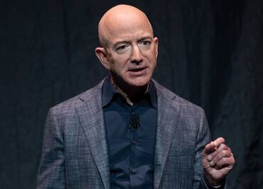 Sin descanso ni baño digno, así trabaja el personal de limpieza de Jeff Bezos, según demanda