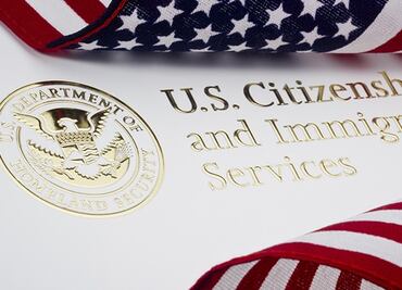 Ya no podrás solicitar formularios de USCIS por teléfono