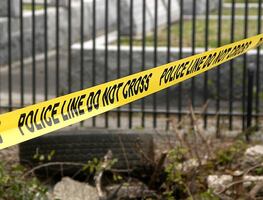 Acusan a policía por atropellar a hombre y “llevarse el cuerpo a casa”