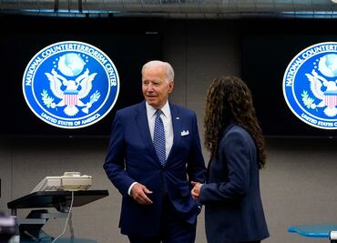 Estados Unidos considera vacunación obligatoria para trabajadores federales