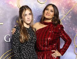 Salma Hayek y su hija Valentina lucen vestidos de impacto en Londres