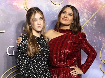 Salma Hayek y su hija Valentina lucen vestidos de impacto en Londres