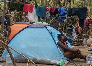 Haitianos planean quedarse en México al no poder entrar a EU