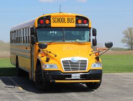 Tragedia en Ohio: Muere un niño y 23 resultan heridos en vuelco de autobús escolar