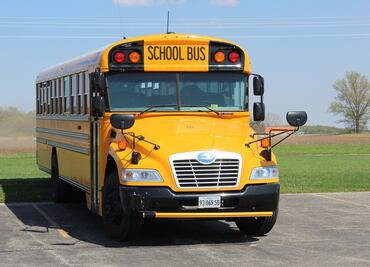 Tragedia en Ohio: Muere un niño y 23 resultan heridos en vuelco de autobús escolar