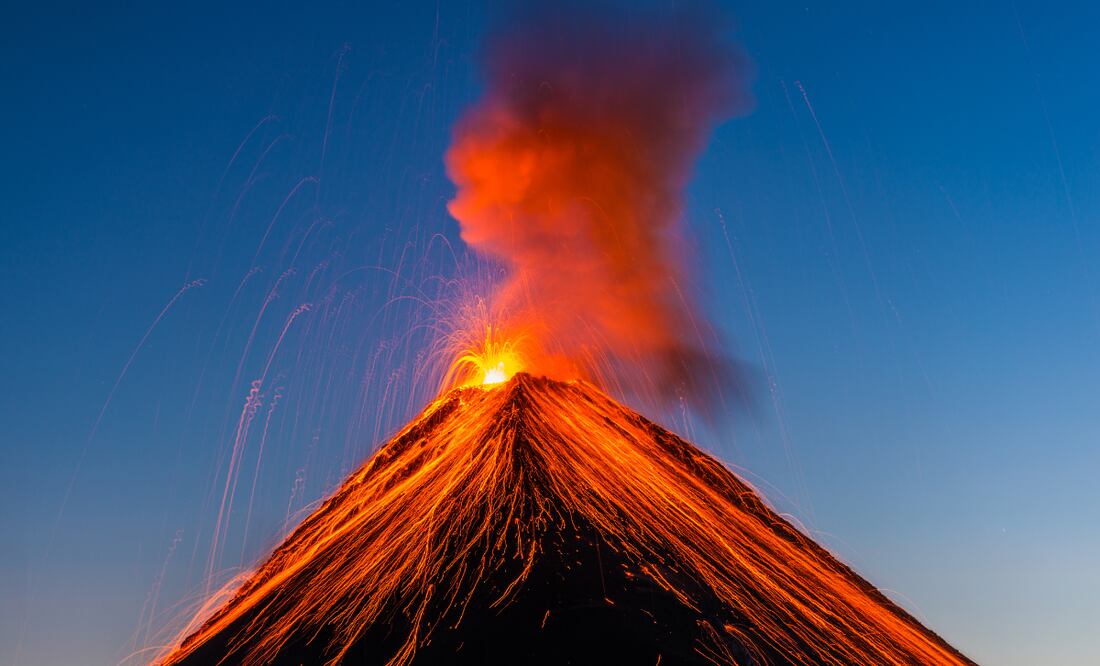 ¡Despierta el volcán zombi! Muestra señales de vida tras 700 mil años dormido; científicos no pueden creerlo. Foto: Canva