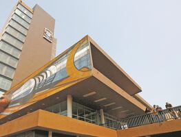 UNAM abrirá convocatoria para estudiar prepa en línea desde el extranjero (con pase a licenciatura)