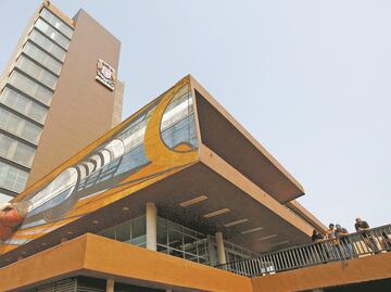 UNAM abrirá convocatoria para estudiar prepa en línea desde el extranjero (con pase a licenciatura)