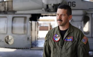 Elemento de la Armada de EU salvó a mexicanos que naufragaron en San Diego