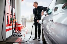 Gasolina en Estados Unidos supera los $4 dólares por galón por primera vez desde 2022: guerra con Irán dispara precios