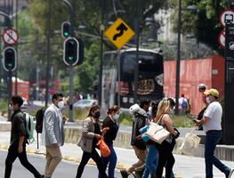 Mexicanos reviven miedos ante tercera ola pese a vacunación
