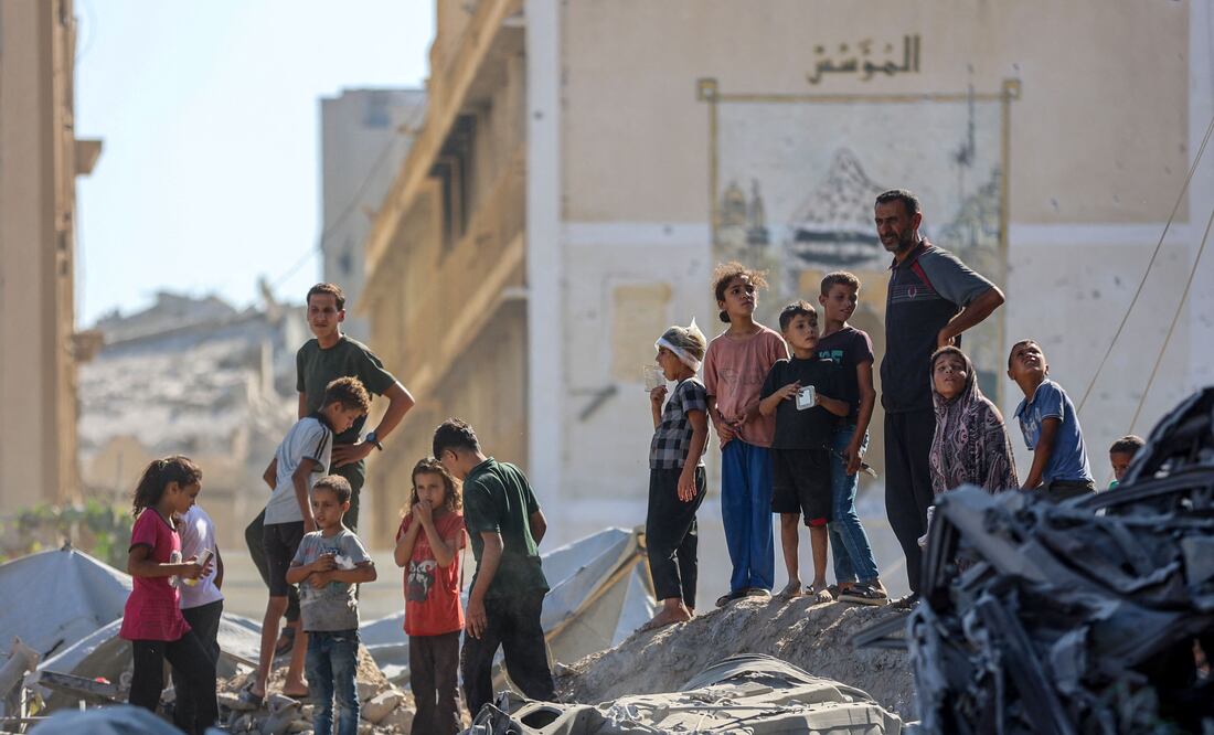 Netanyahu da ultimátum a Gaza: “¡Váyanse ahora!” mientras bombardeos dejan decenas de muertos(Photo by Omar AL-QATTAA / AFP)