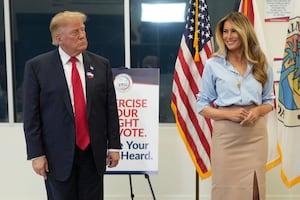 Trump y Melania votan de manera anticipada para las elecciones de medio mandato