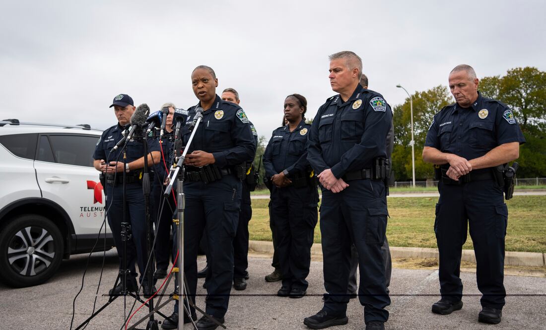 Capturan al Pistolero: Tres Detenidos Tras Tiroteo Mortal en Mercado de Texas (Sara Diggins/Austin American-Statesman via AP)