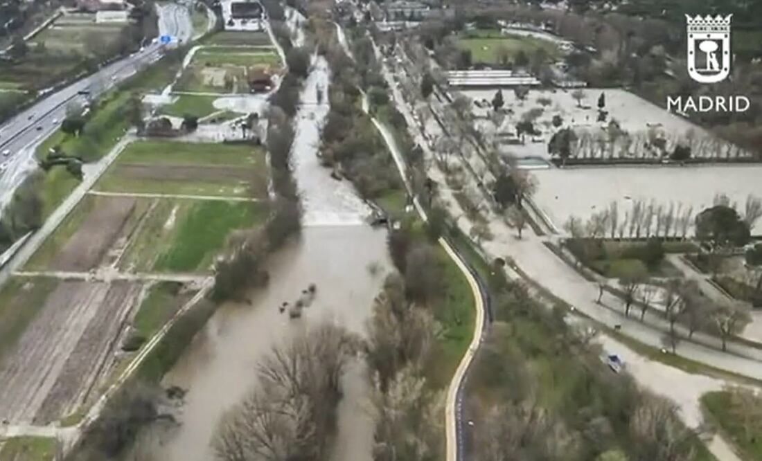 España y Portugal en alerta: Fuerte temporal dispara el riesgo de inundaciones. EFE/EPA/MADRID MUNICIPAL POLICE